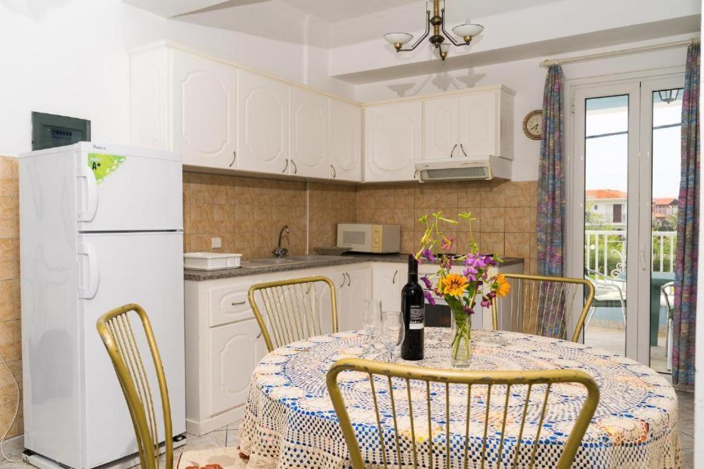 Anna'S Studios & Apartments Закинтос Екстериор снимка